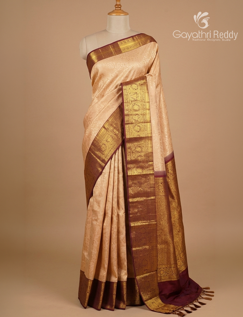 Pure  Kanchipuram Silk Saree in Light Gold and Brown ( Brocade Pattern )