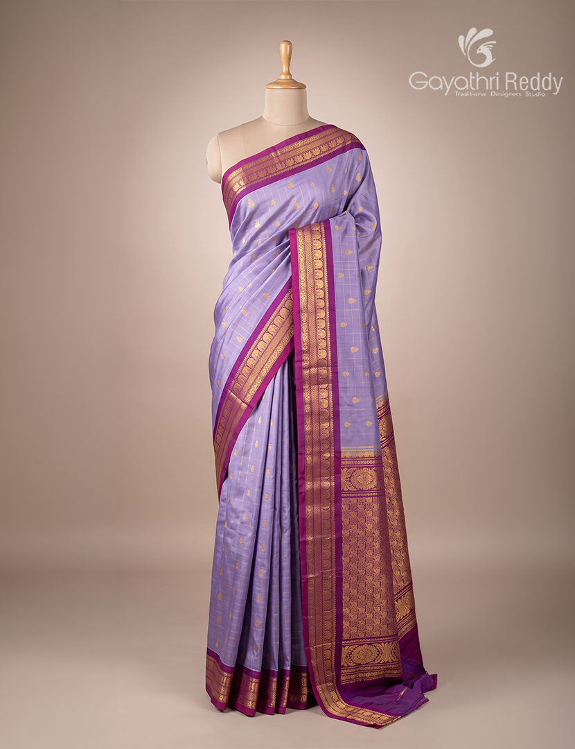 Pure Gadwal Silk Saree in Dual tone of Grey and Violet and Magenta