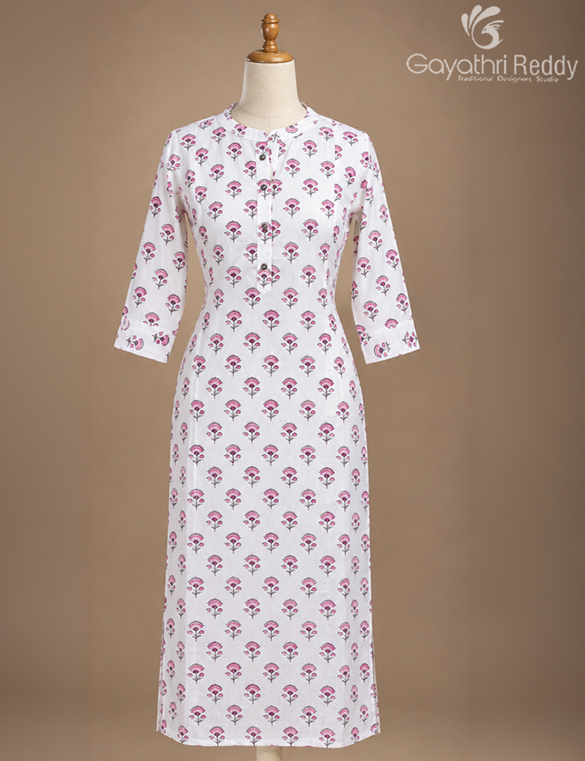 kurthi in Cream