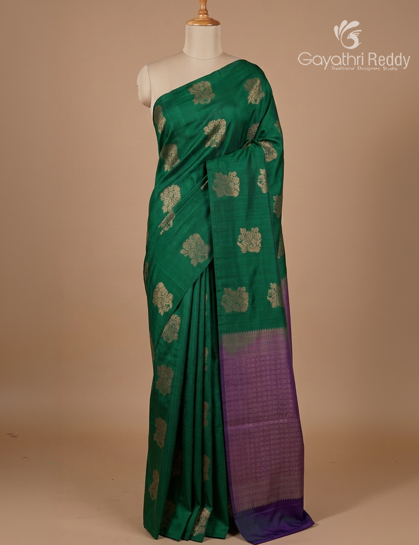 Pure Kanchipuram Silk  Saree in Green ( Butta Style )