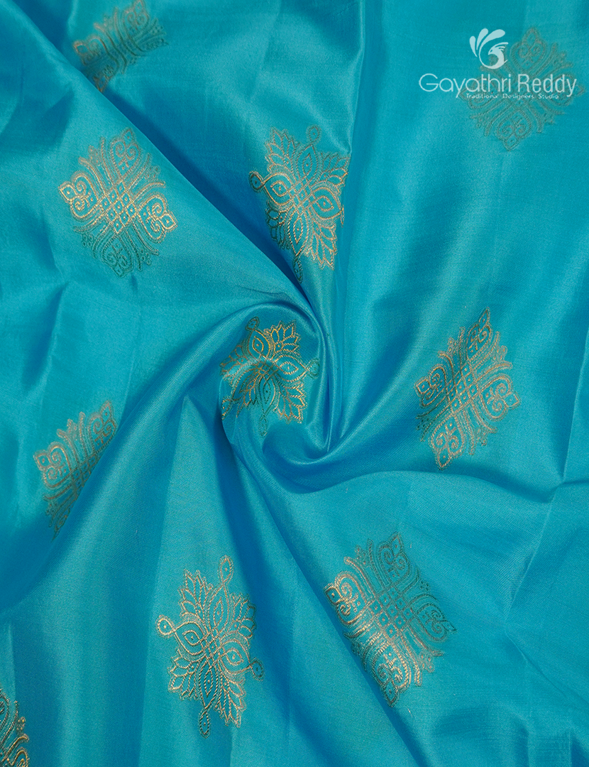 Pure  Kanchipuram Silk Saree in Blue and Peacock Blue ( Butta Pattern )