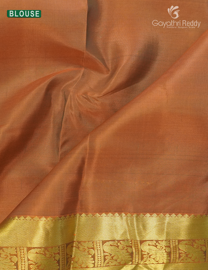 Pure Kanchipuram Vintage Silk Saree in Deep Green and Mustard