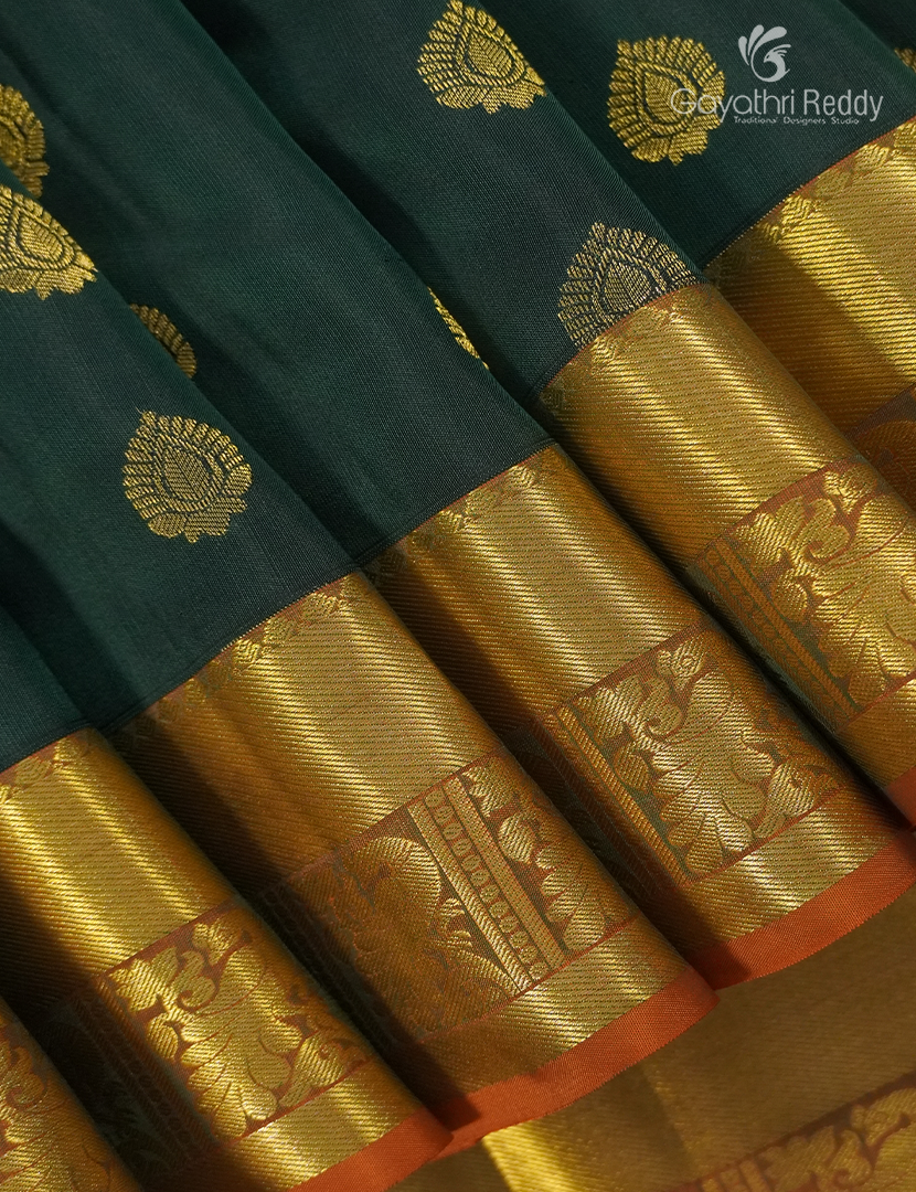Pure Kanchipuram Vintage Silk Saree in Deep Green and Mustard