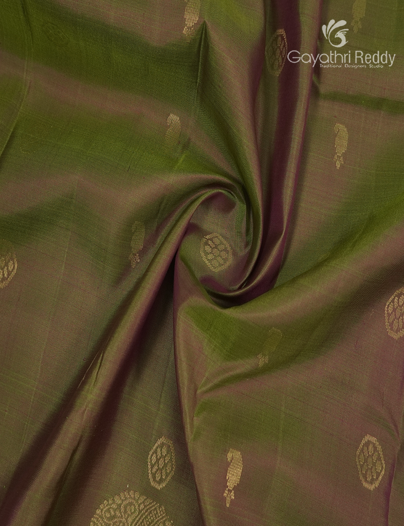 Pure Kanchipuram Silk Saree in Henna Green and Magenta