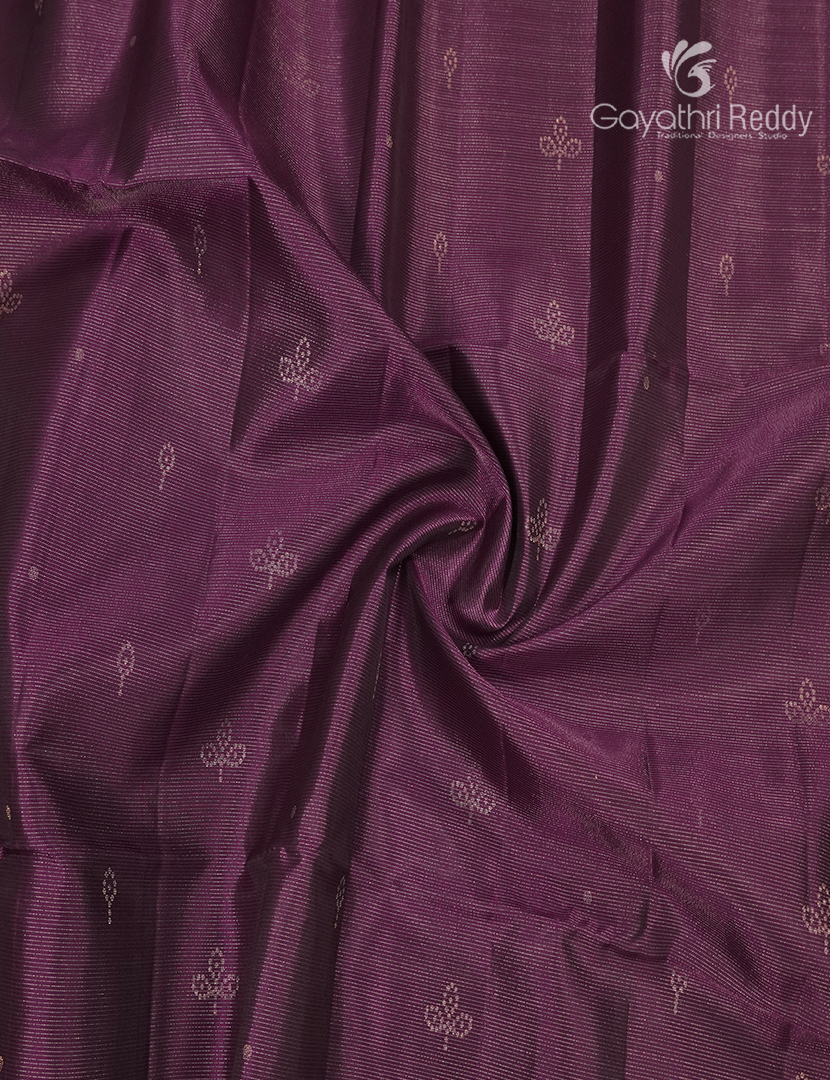 Pure  Kanchipuram Light Weight Silk Saree in Deep Onion Pink and Mehendi Green