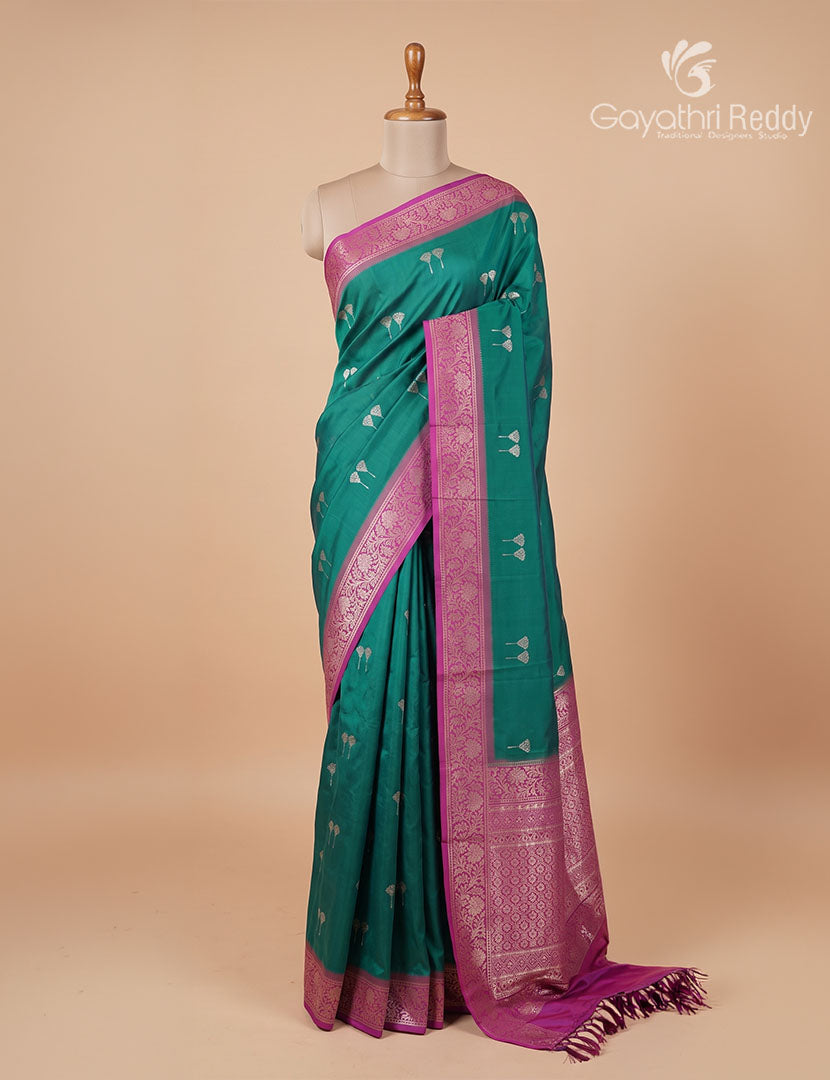 Semi Kanchipuran Silk Saree in Rama Green and Pink