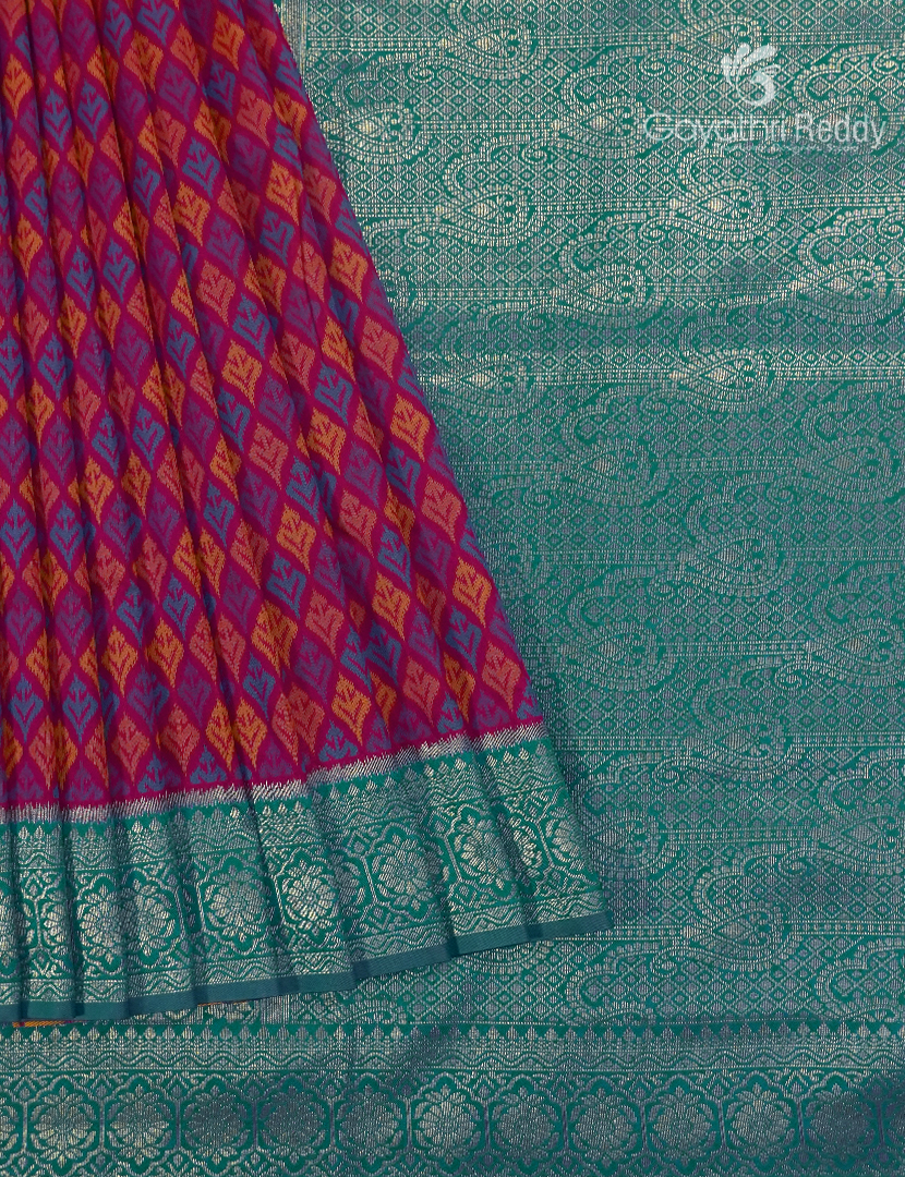 Semi Kanchipuram Art Silk Saree in Deep Magenta and Deep Rama Green