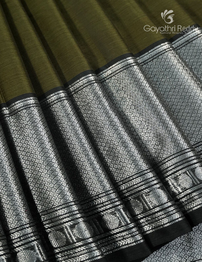 Pure Narayanpet Cotton Saree in Mehendi Green