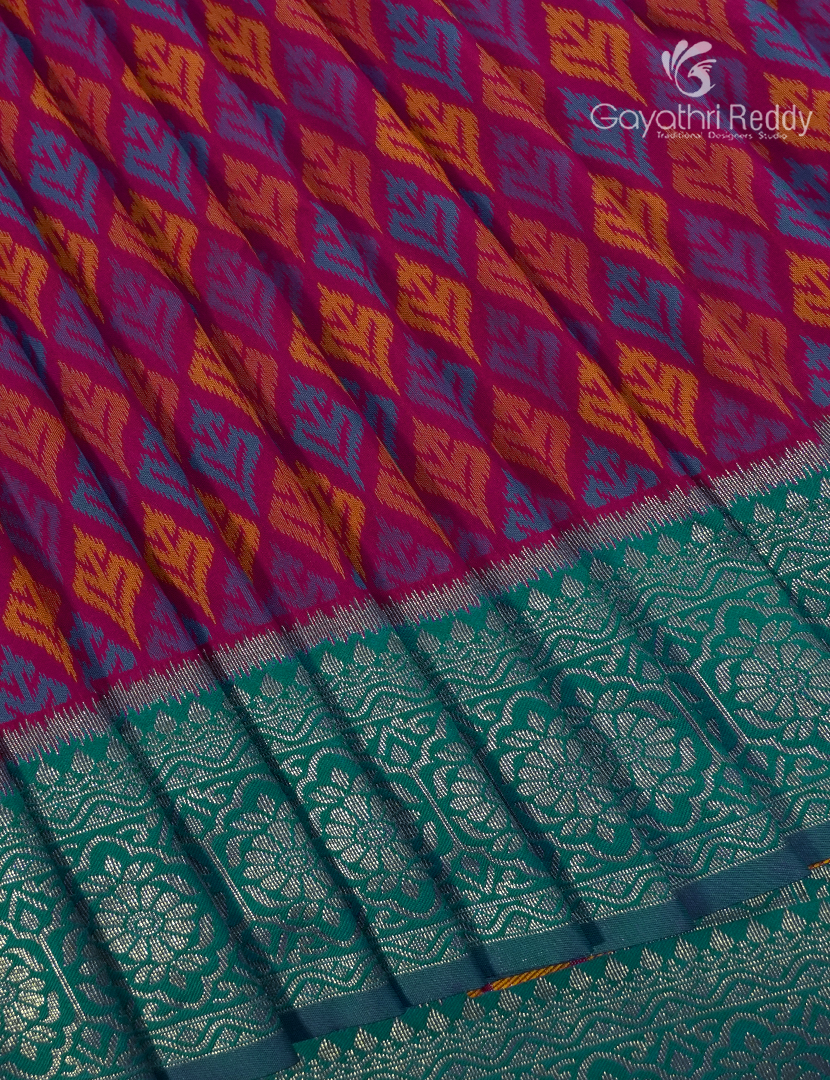 Semi Kanchipuram Art Silk Saree in Deep Magenta and Deep Rama Green
