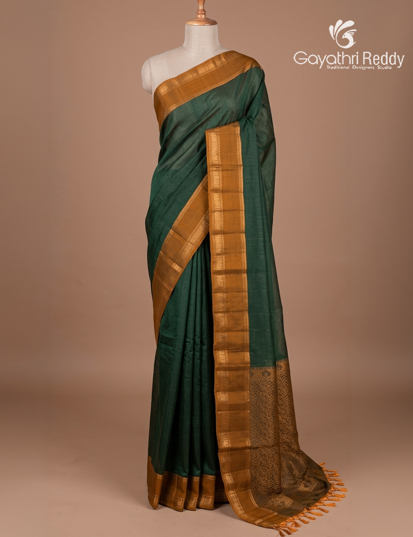 Pure  Kanchipuram Light Weight Silk Saree in Bottle Green and Deep Mustard