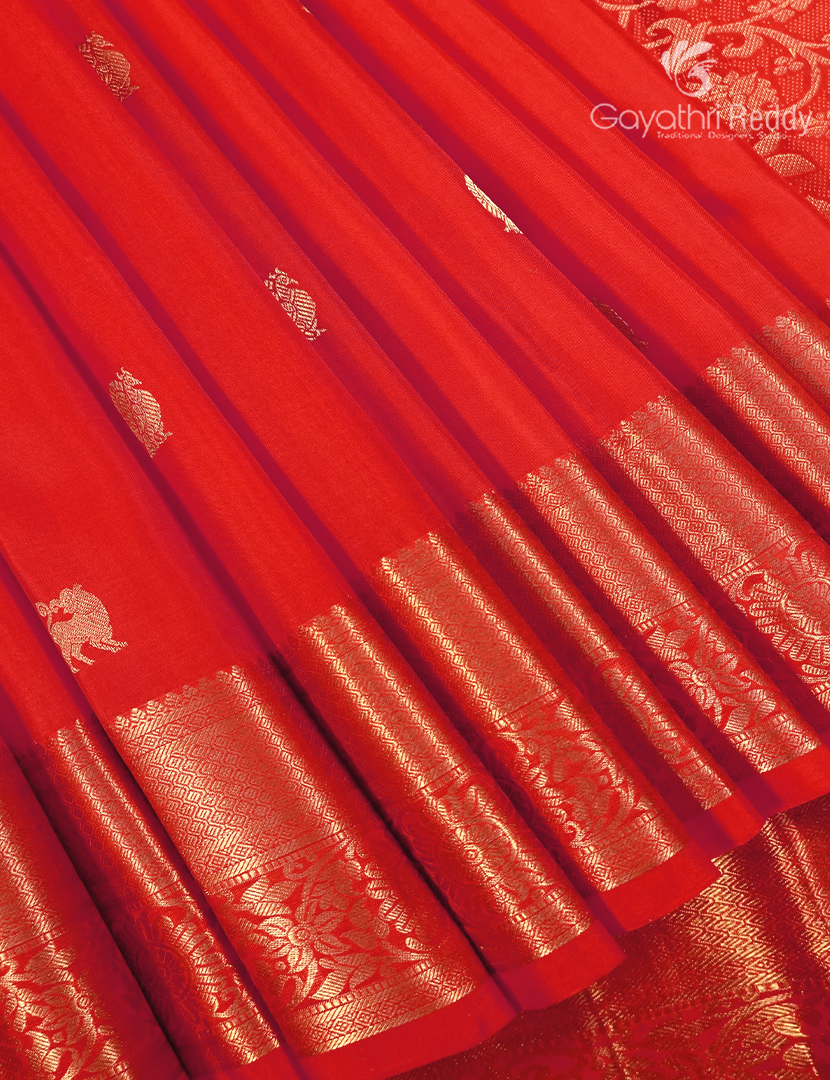 Pure Kanchipuram Silk Saree in Orange (Medium Borders )