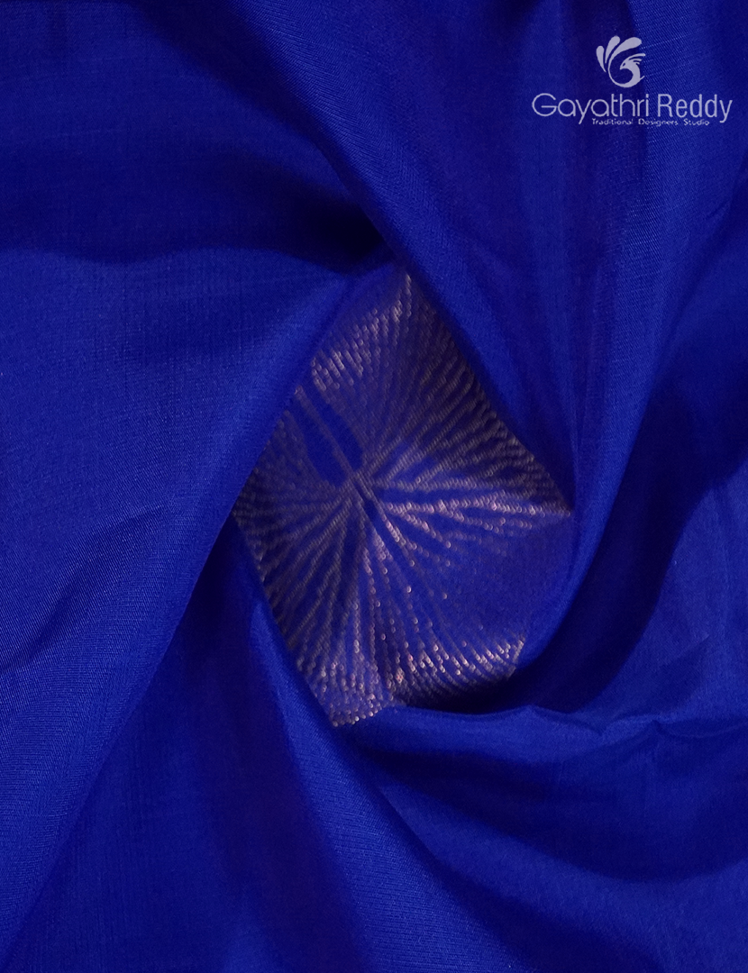 Pure Kanchipuram Silk  Saree in Royal Blue (Butta Style )