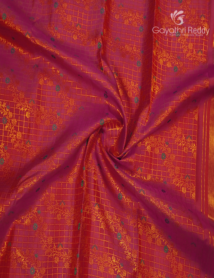 Pure  Kanchipuram Silk Saree in Rani Pink ( Butta Pattern )