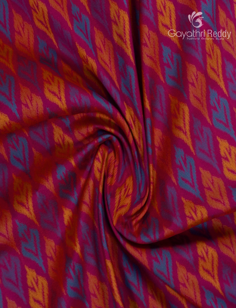 Semi Kanchipuram Art Silk Saree in Deep Magenta and Deep Rama Green