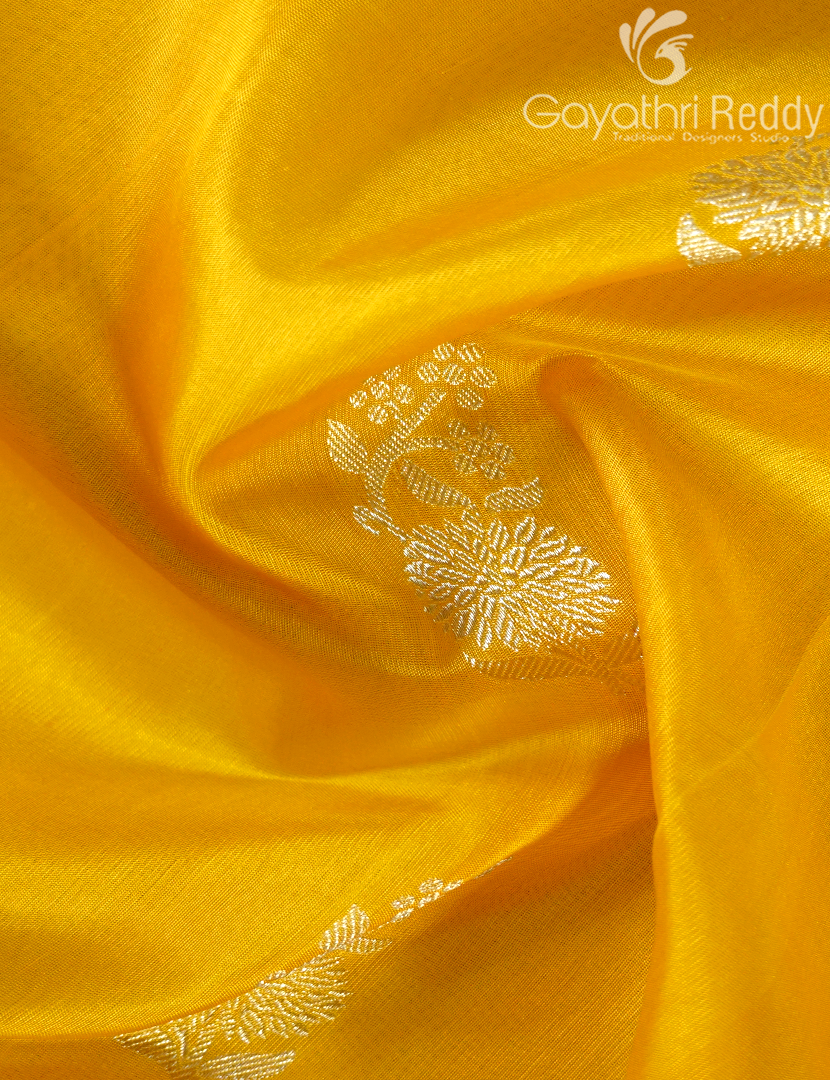 PURE VENKATAGIRI PATTU-VP1156