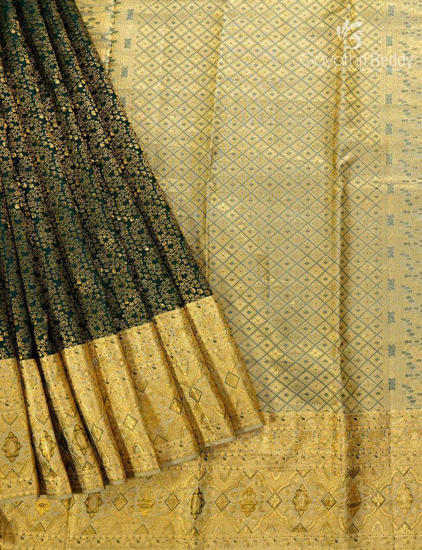 Pure Kanchipuram Bridal Silk in Bottle Green and Olive Green