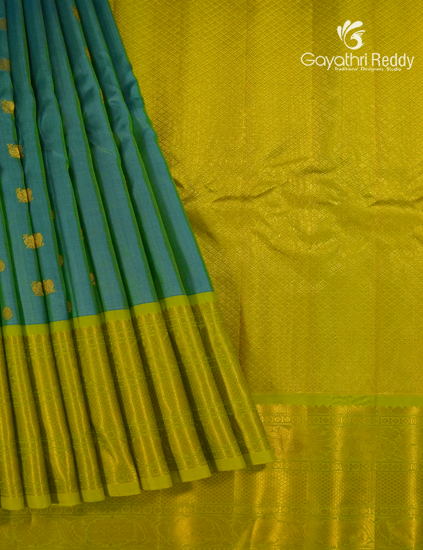 Pure Gadwal Silk Saree in Deep Rama Green and Mehendi Green