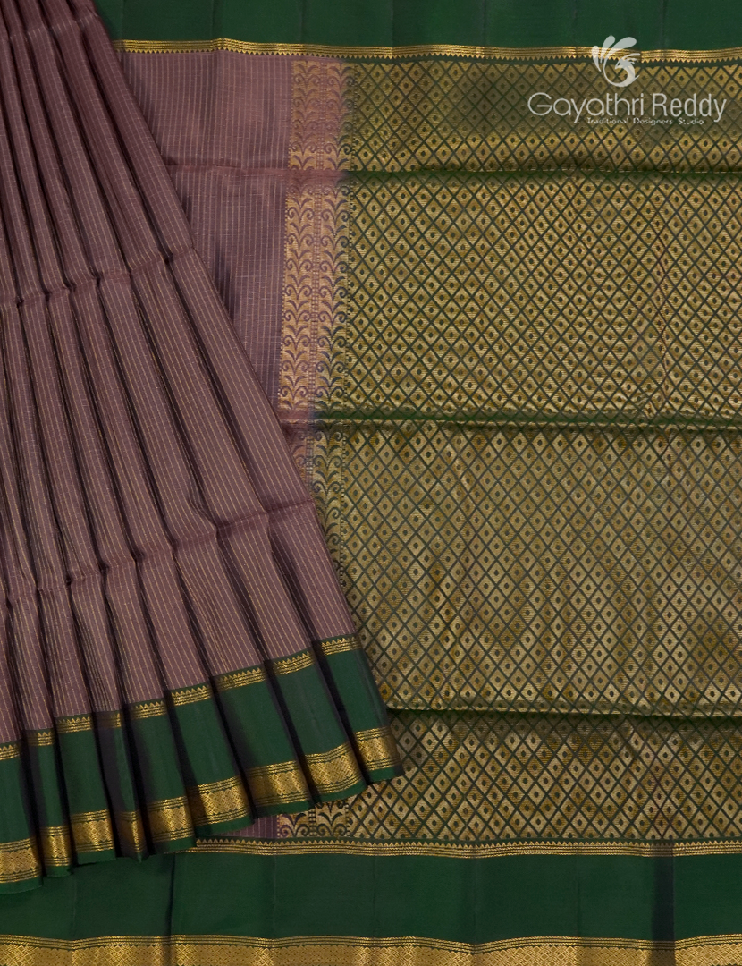 Pure  Kanchipuram Light Weight Silk Saree in Onion Pink and Bottle Green