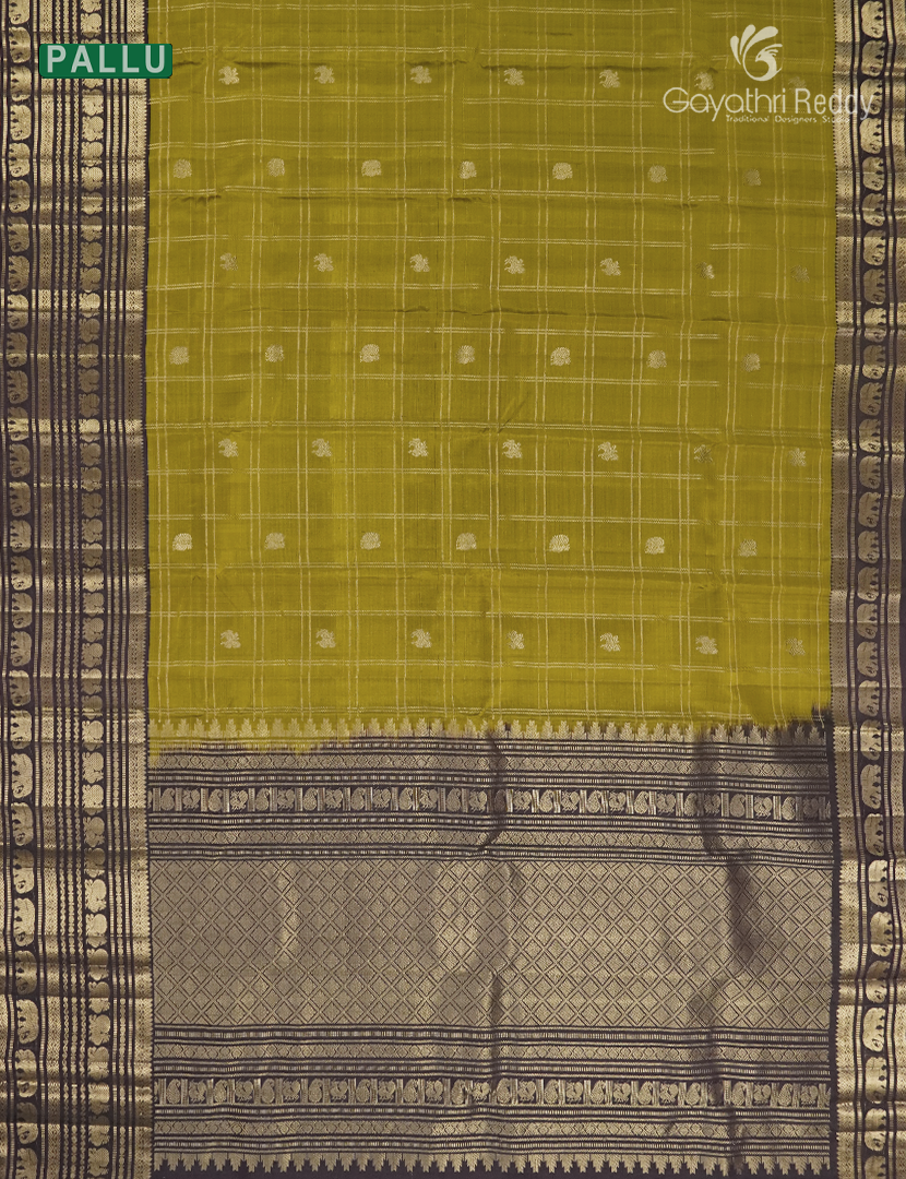 Pure Kanchipuram Vintage Saree in Mehendi Green and Deep Brown