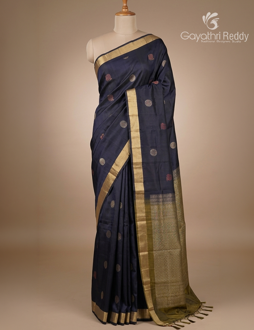 Pure Kanchipuram Silk Saree in Navy Blue ( Small Borders )