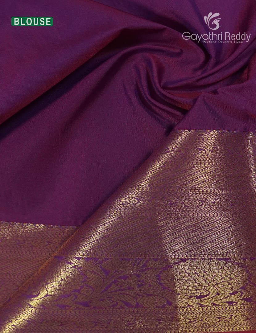 Semi Kanchipuram Silk Saree in Mehendi Green  and Deep Magenta