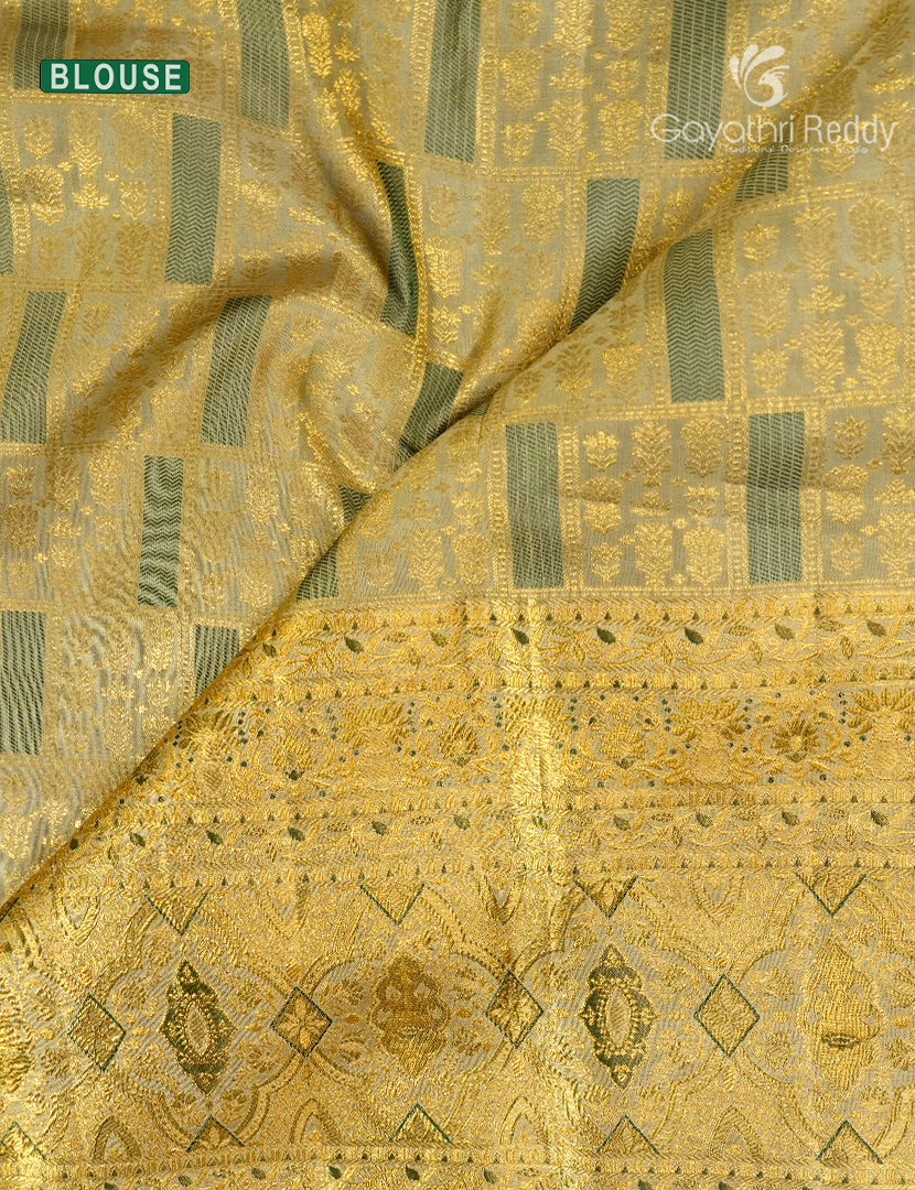 Pure Kanchipuram Bridal Silk in Bottle Green and Olive Green