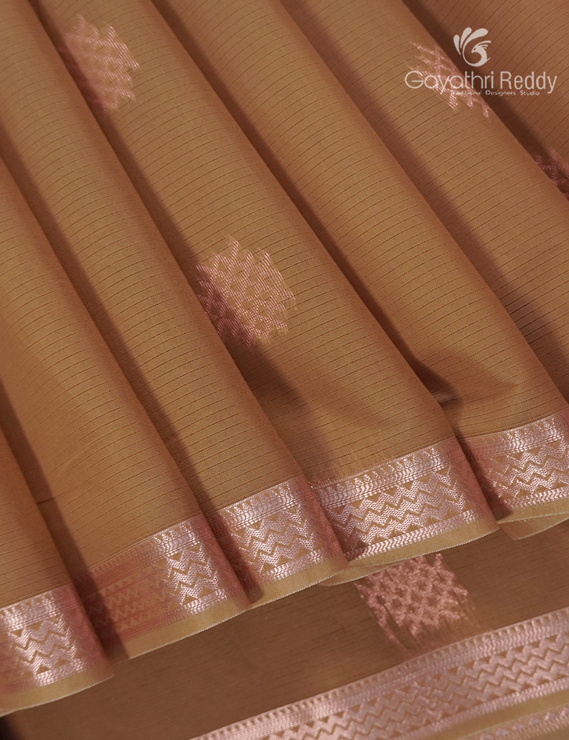 Kanchipuram Sico Saree in Chikoo and Baby Pink