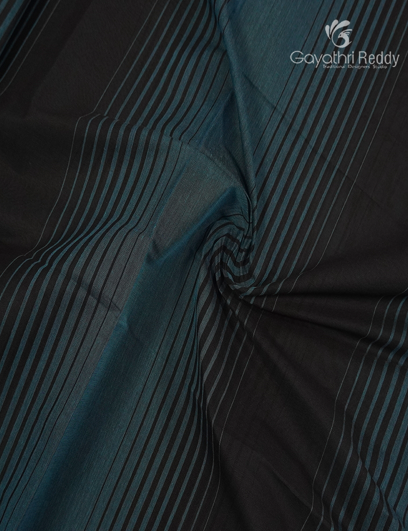 Pure Kanchi Cotton Saree in Deep Rama Green and Black