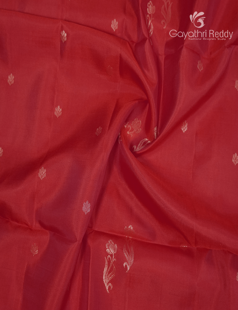 Pure  Kanchipuram Light Weight Silk Saree in Peach Pinkk