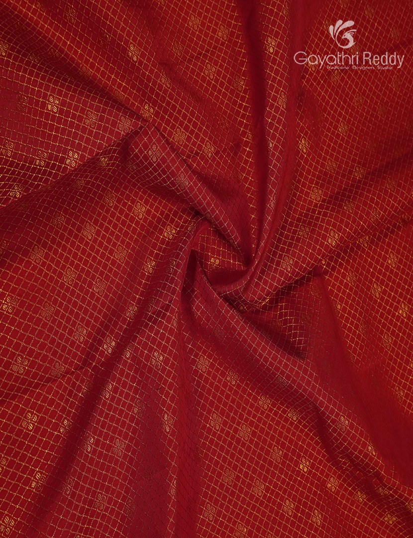 Pure  Kanchipuram Silk Saree in Bridal Red (Butta Pattern )