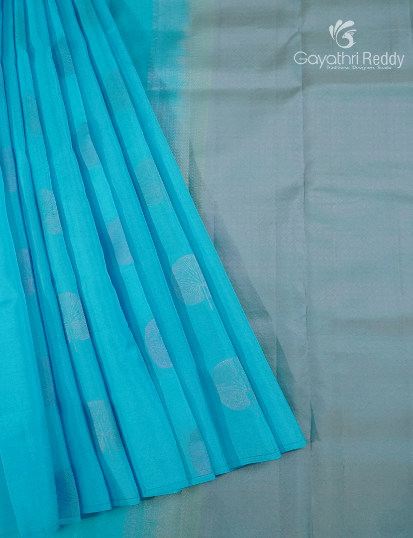 Pure Kanchipuram Silk  Saree in Blue ( Butta Style )