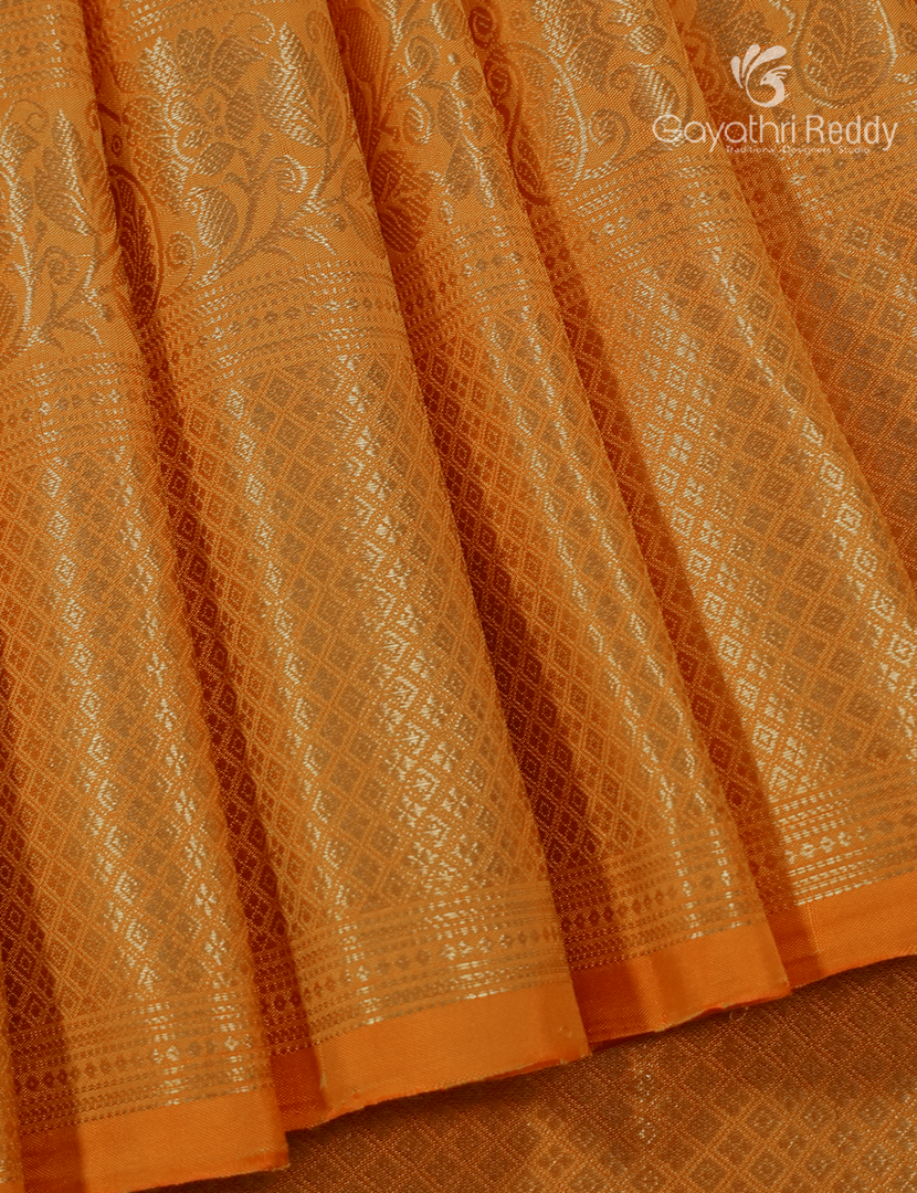 Pure Gadwal Silk Saree in Ivory and Light Coral