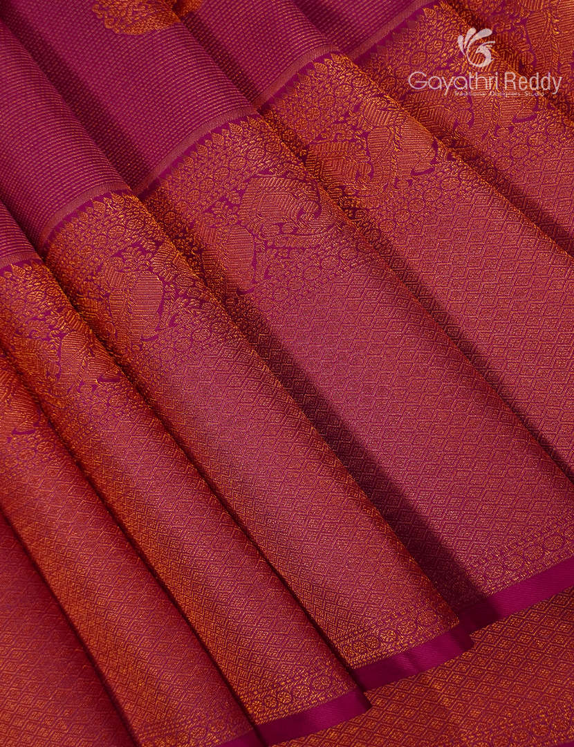 Pure  Kanchipuram Silk Saree in Rose Pink ( Butta Pattern )