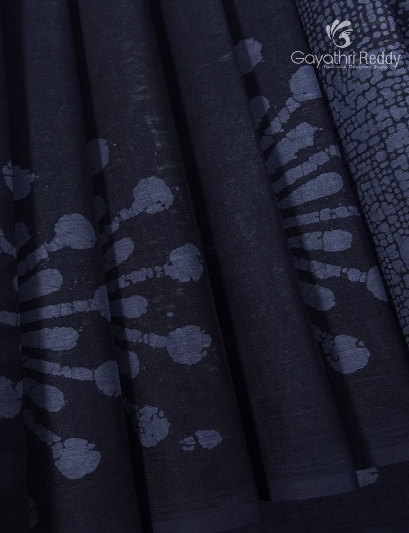 Cotton Batik Print Saree in Deep Blue and Indigo Blue