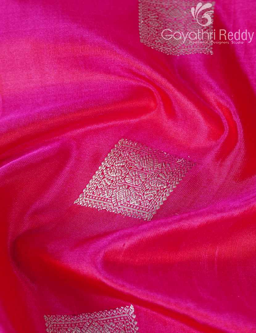 PURE VENKATAGIRI PATTU-VP1147
