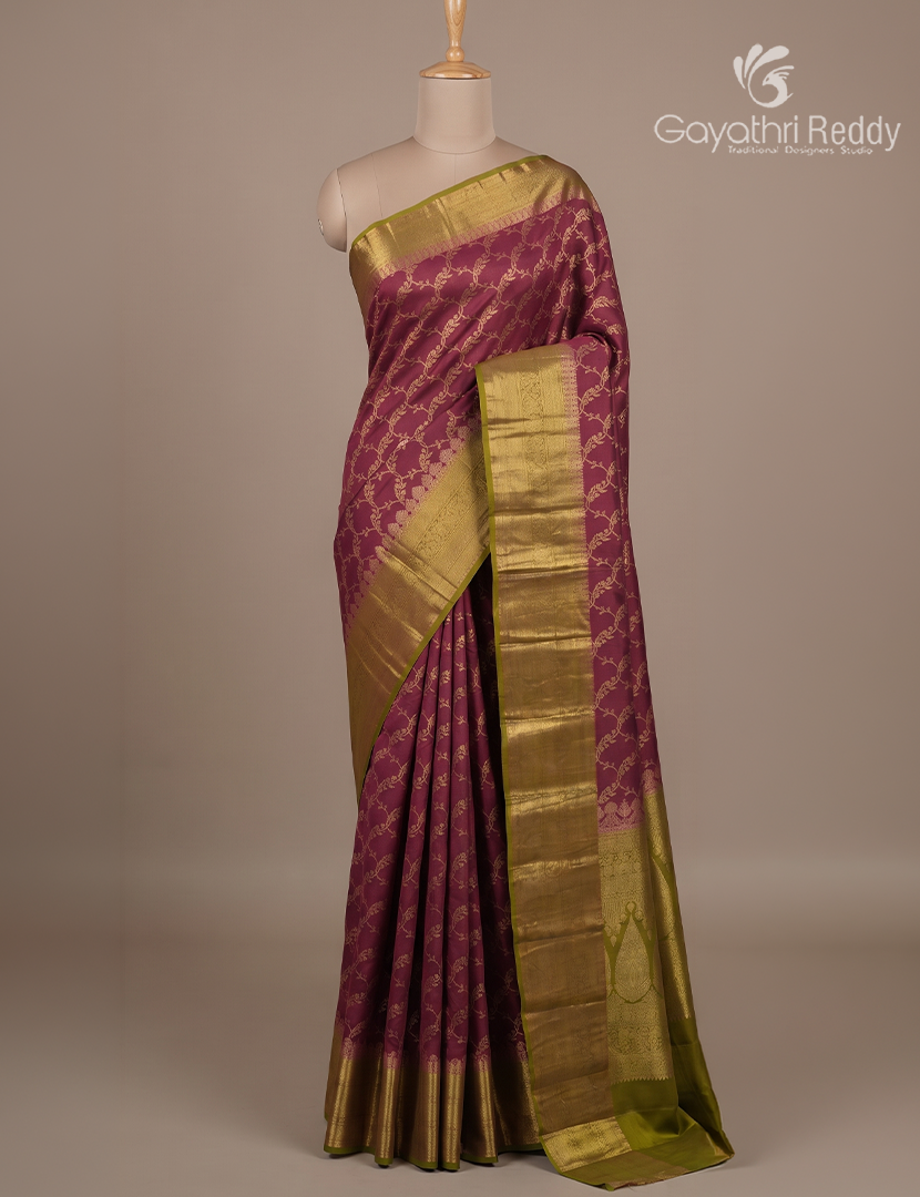 Pure Kanchipuram Vintage Silk Saree in Maroon and Parrot Green