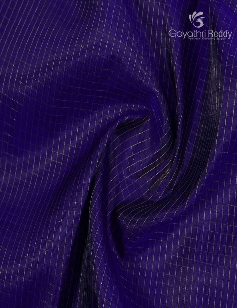 Pure  Kanchipuram Light Weight Silk Saree in Deep Violet and Deep Peacock Green