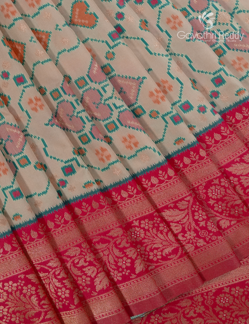 Semi Kanchipuram Art Silk Saree in Ivory and Rani Pink