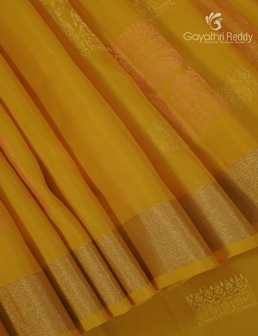 Pure Kanchipuram Silk Saree in Yellow (  Small Borders )-