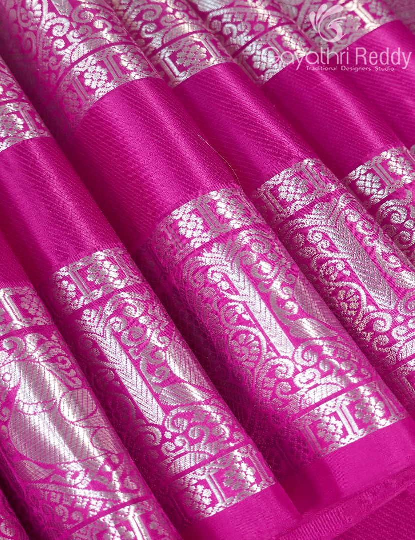 PURE VENKATAGIRI PATTU-VP1159