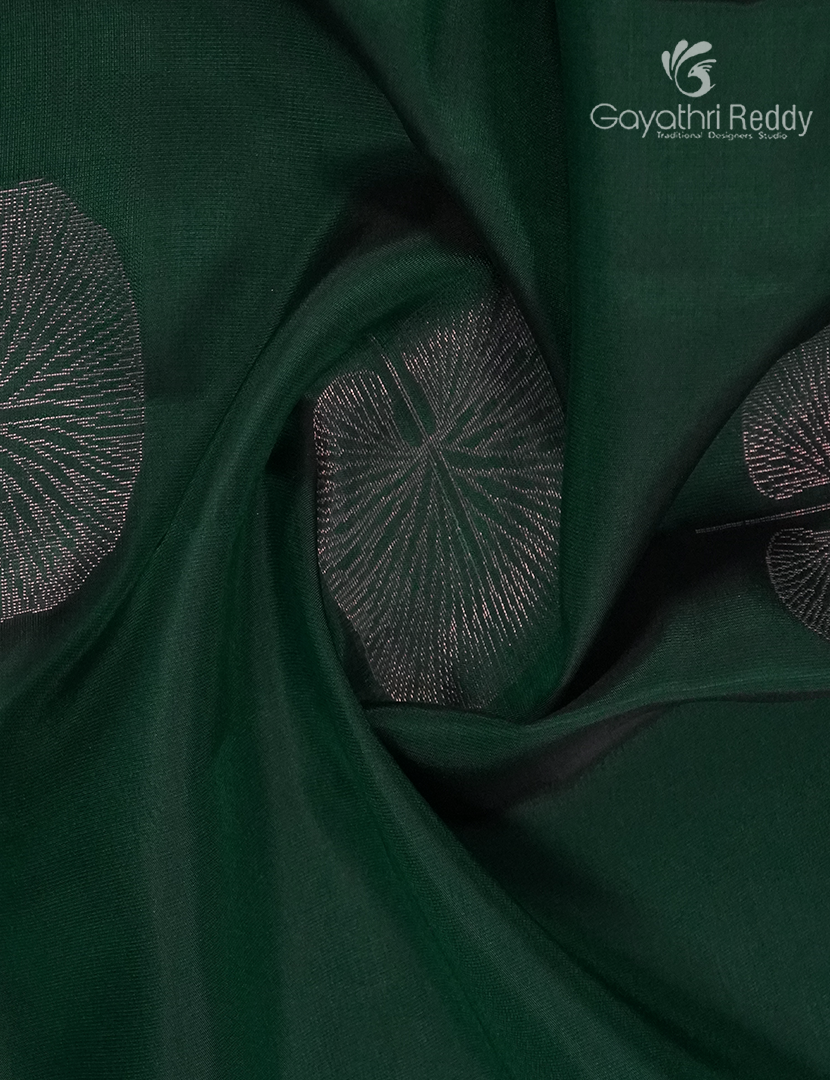 Pure Kanchipuram Silk  Saree in Bottle Green ( Butta Style )