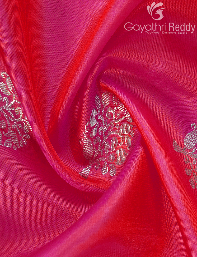 PURE VENKATAGIRI PATTU-VP1159