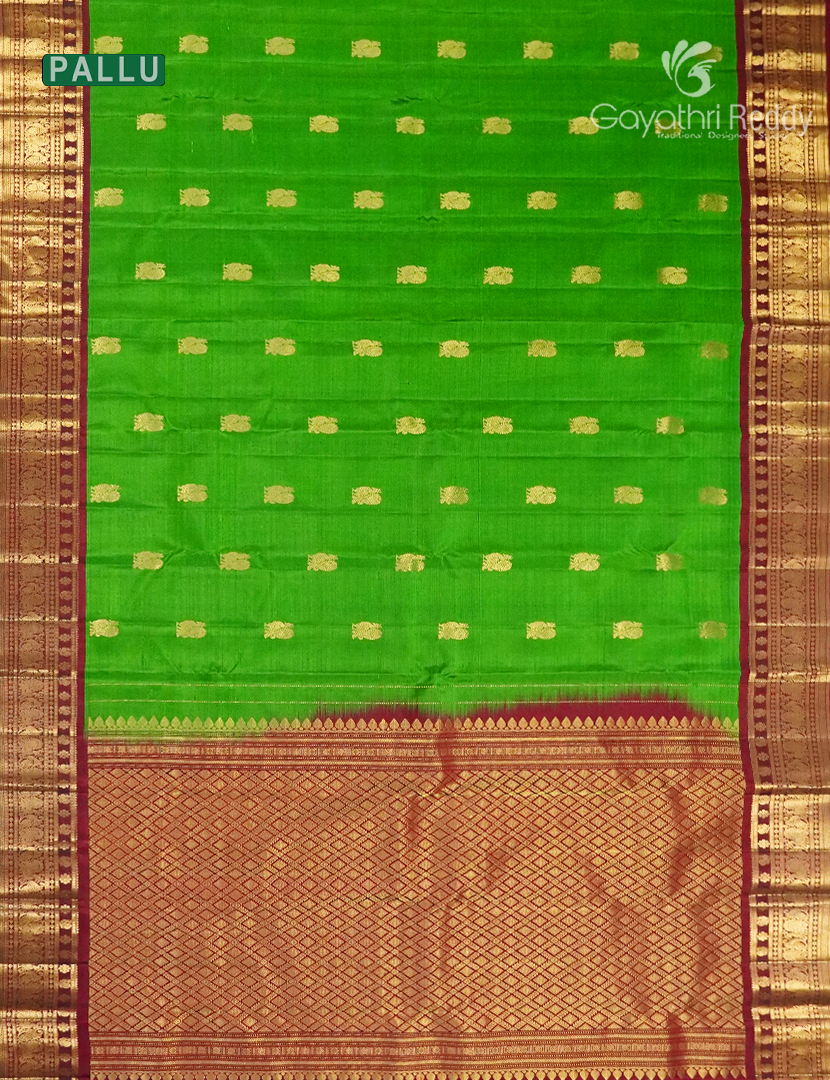 Pure Kanchipuram Silk Saree in Parrot Green and Maroon (Medium Borders )