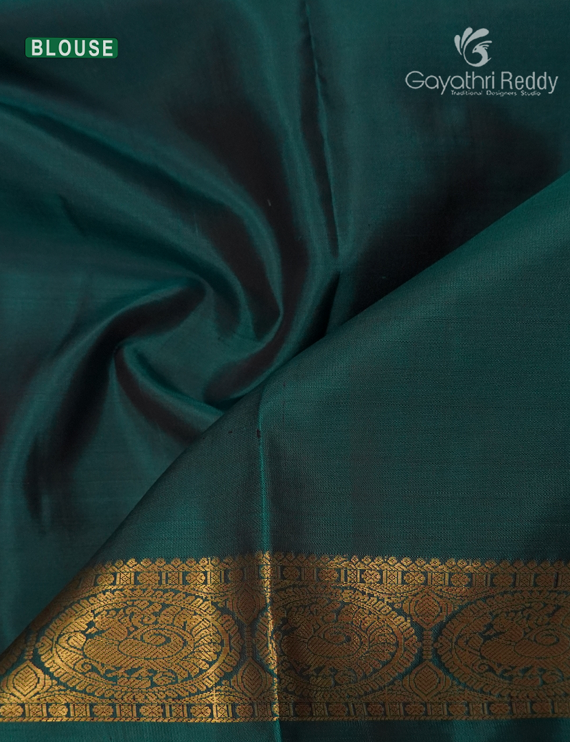 Pure Kanchipuram Silk Saree in Deep Purple and Deep Peacock Green