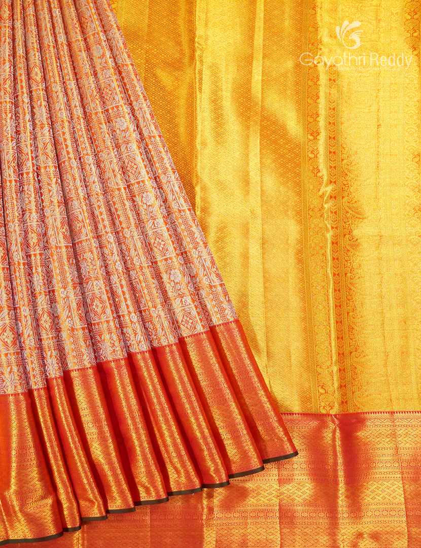 Pure Kanchipuram Silk Bridal Saree in Dual tone Orange and Red