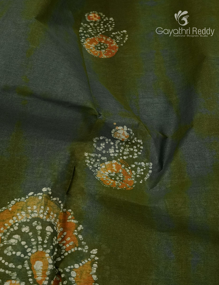 Cotton Batik Print Saree in Mehendi Green