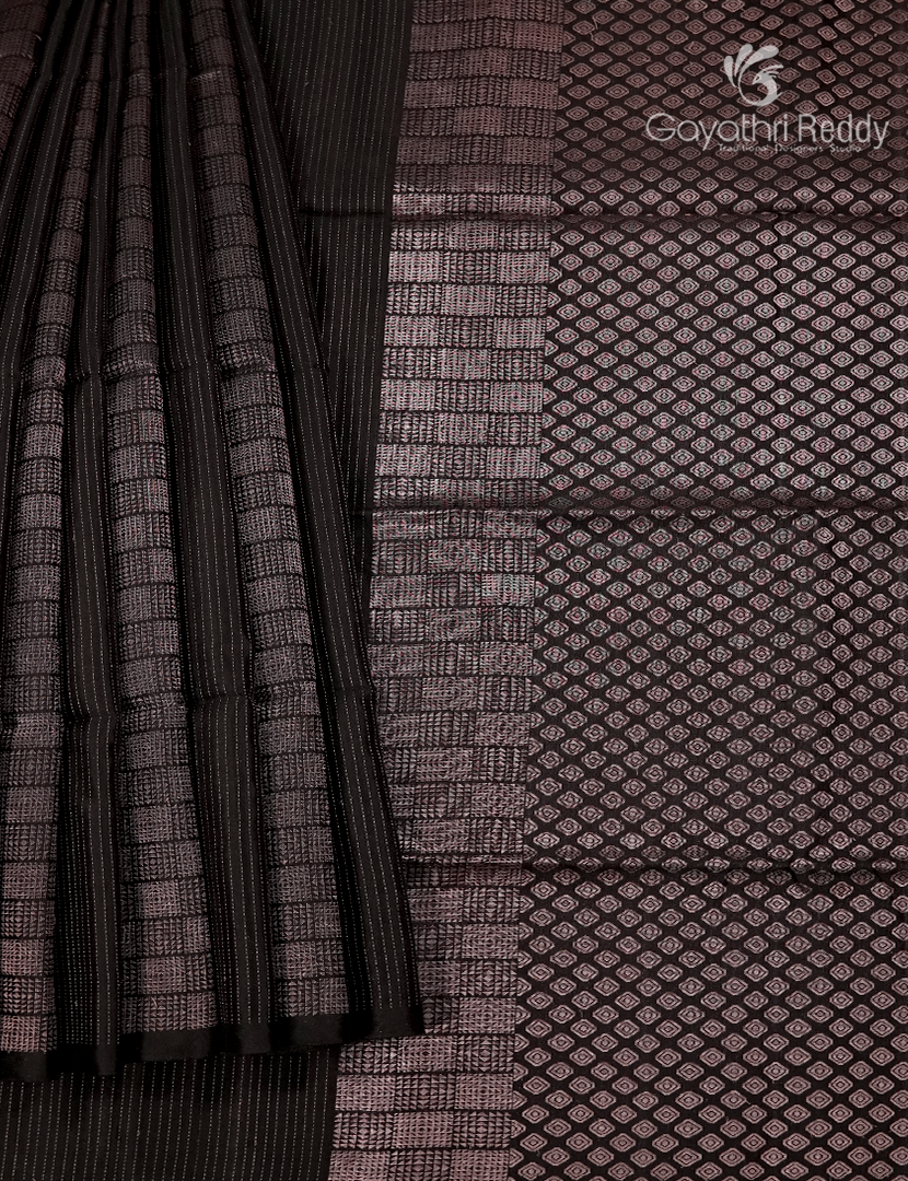 Pure  Kanchipuram Light Weight Silk Saree in Black
