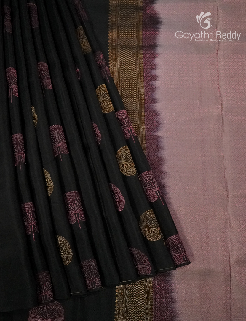 Pure Kanchipuram Silk  Saree in Black ( Butta Style )