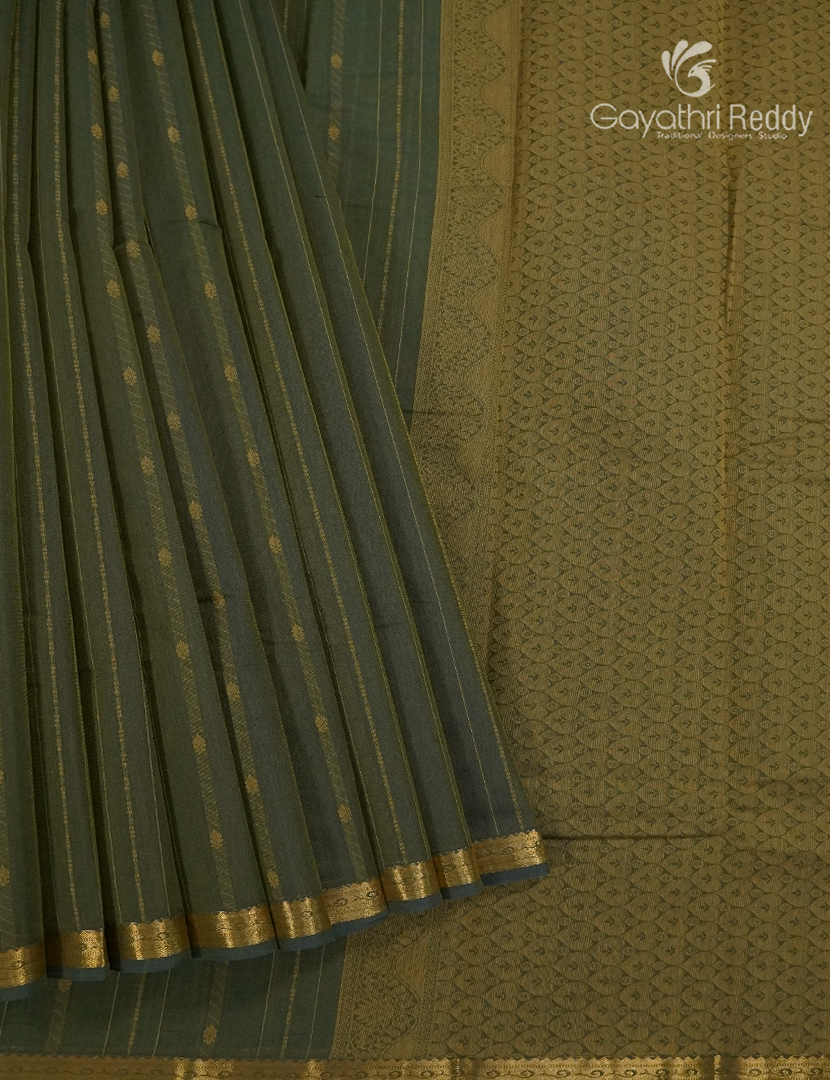 Pure Kanchi Cotton Saree in Deep Olive Green