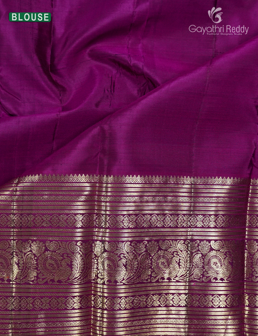 Pure Kanchipuram Vintage Saree in Deep Violet and Deep Magenta